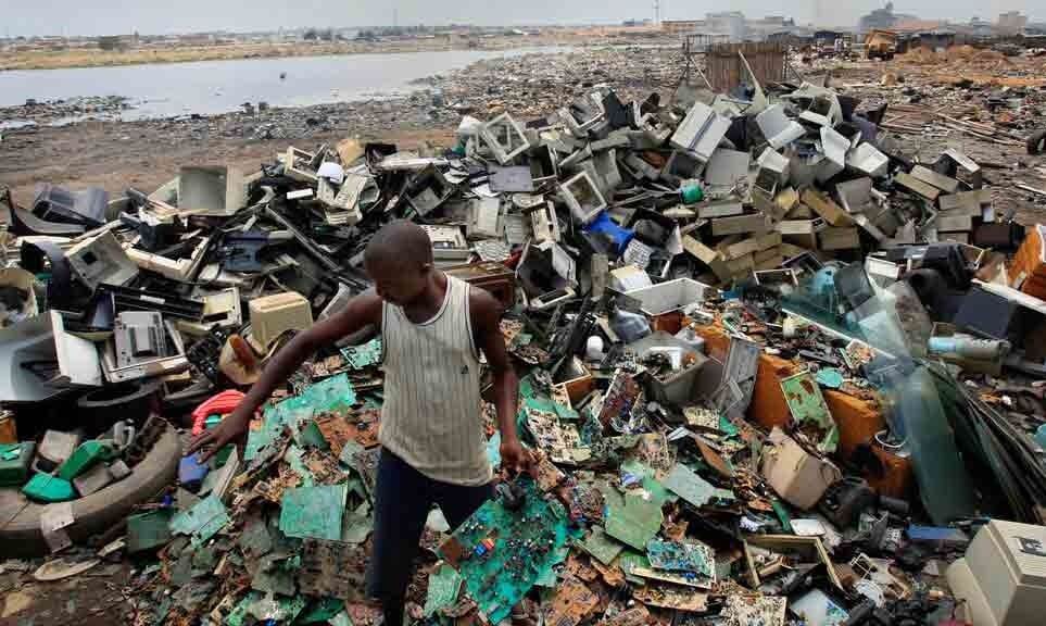 Rifiuti elettronici, l'Occidente vuol mangiare sulla pelle dei paesi poveri - project 17 picture - Gay.it