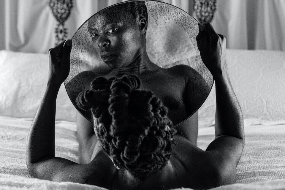 Zanele Muholi, l’artista e attivista sudafricana che fotografa le identità negate - 1506616450859 unnamed 2 2 - Gay.it
