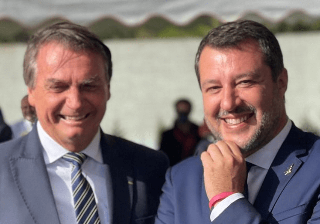 Meloni, Salvini, Berlusconi e le amicizie omotransfobiche della destra italiana - Bolsonaro e Salvini - Gay.it