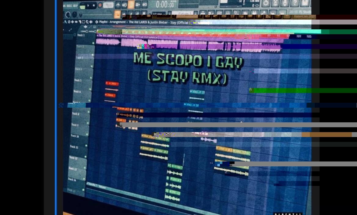 “Me scopo i gay”, “vado coi trans” versi di omotransfobia su musiche di Justin Bieber e Katy Perry