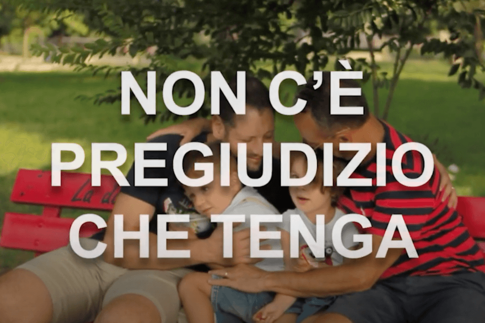 Adozione a coppie LGBTQIA+ e a single: ecco l’iniziativa di resistenza civile ‘Rivoluzione Familiare’ – Intervista