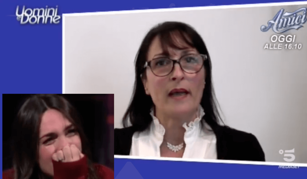 Uomini e Donne, la mamma di Andrea Nicole emoziona: “Basta che tu sia felice, il resto non conta” – VIDEO