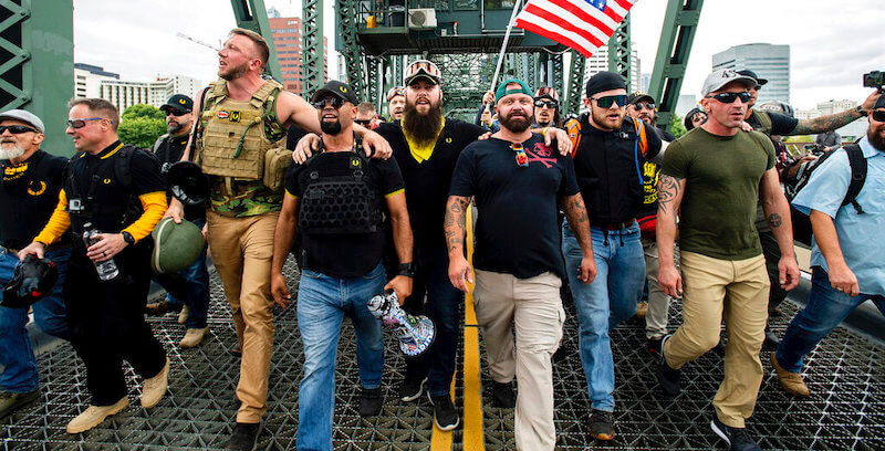 Gli estremisti vestono casual, ecco il confine tra politica e moda - destra - Gay.it