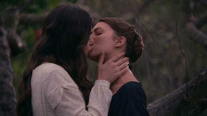 ‘Dickinson’, Ella Hunt e Alena Smith parlano dell’eredità queer della serie