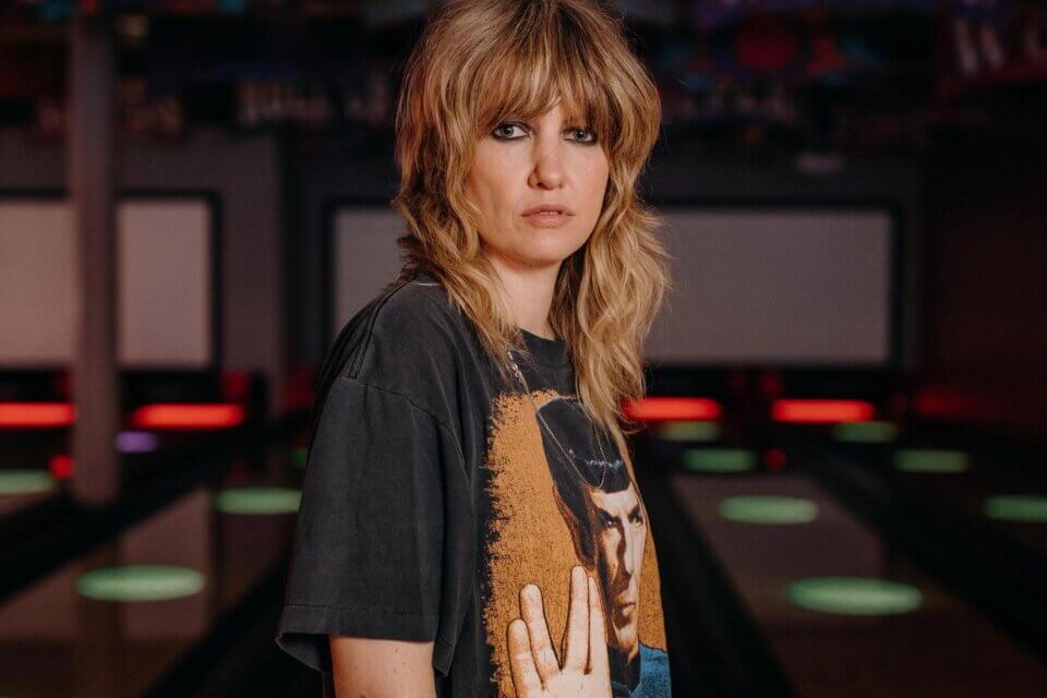 Ladyhawke ricorda il suo debutto nel Regno Unito: “Non mi era permesso parlare del mio orientamento sessuale”