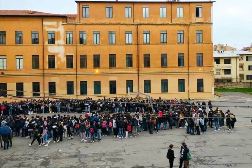 Carriere Alias: a Pisa, Liceo non riconosce l’identità di uno studente, i compagni occupano la scuola