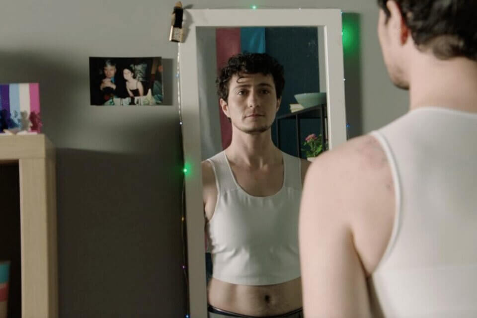 Tom’s Story: un cortometraggio e l’Intelligenza Artificiale spiegano la giornata di un ragazzo trans*