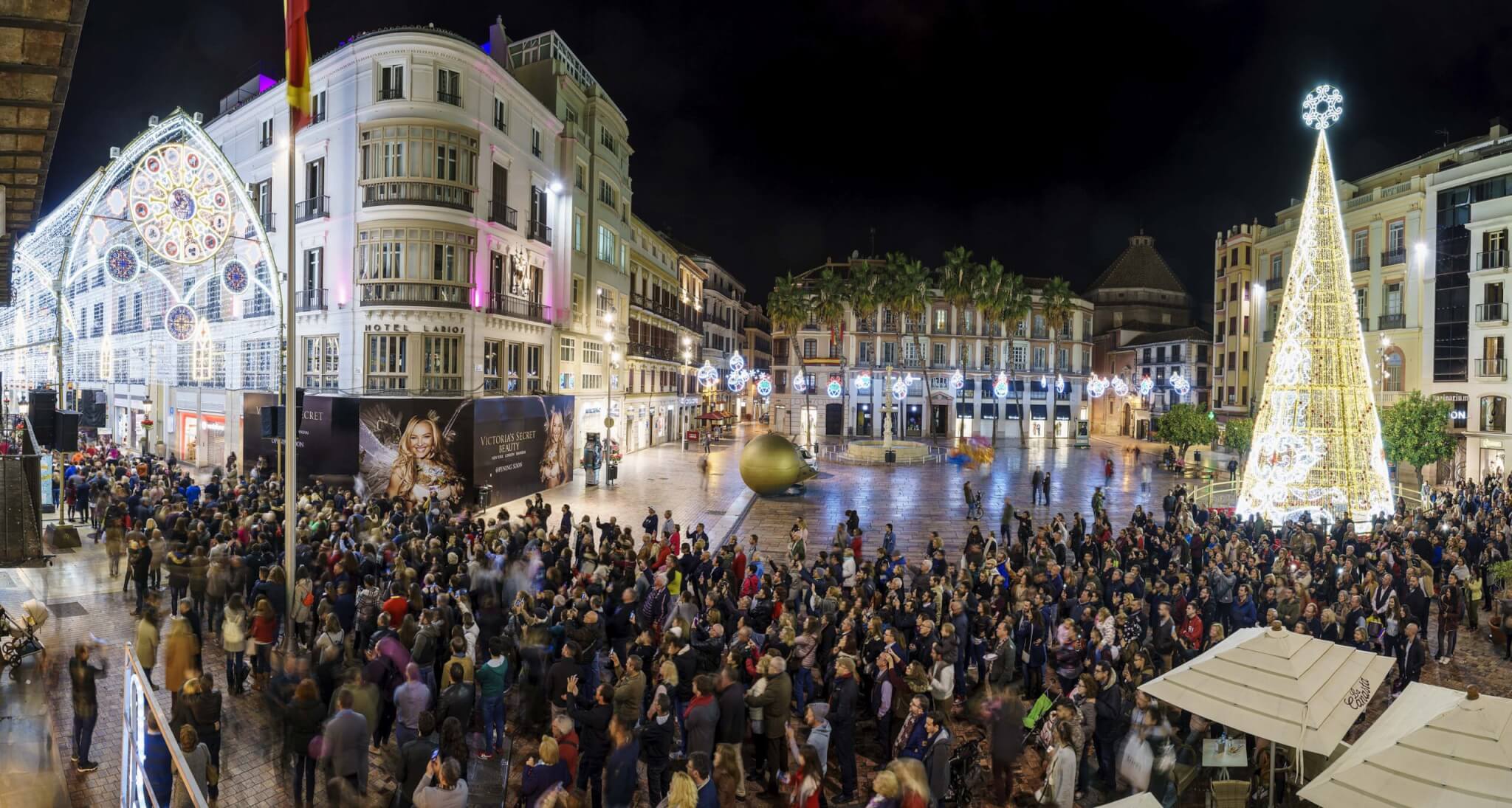 Natale 2021 & Capodanno 2022 in Spagna: le mete LGBT+ friendly da scoprire per festeggiare come si deve