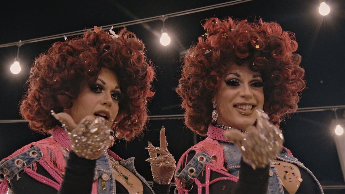 Sisters, su Discovery + arriva il docufilm sulle gemelle drag pugliesi - Discovery SISTERS UNA VITA DA SOGNO 6 - Gay.it