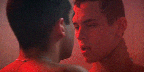 Le 11 scene "più hot" tra le serie tv del 2021 - Elite Aron Piper 1 - Gay.it