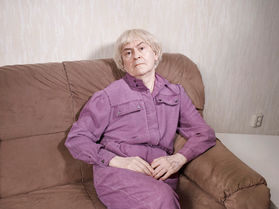 Intervista a Jouk Oosterhof: la fotografa che ha trasformato il suo vicino di casa in musa ispiratrice - Jouk Oosterhof Free AndreWigged 1 - Gay.it
