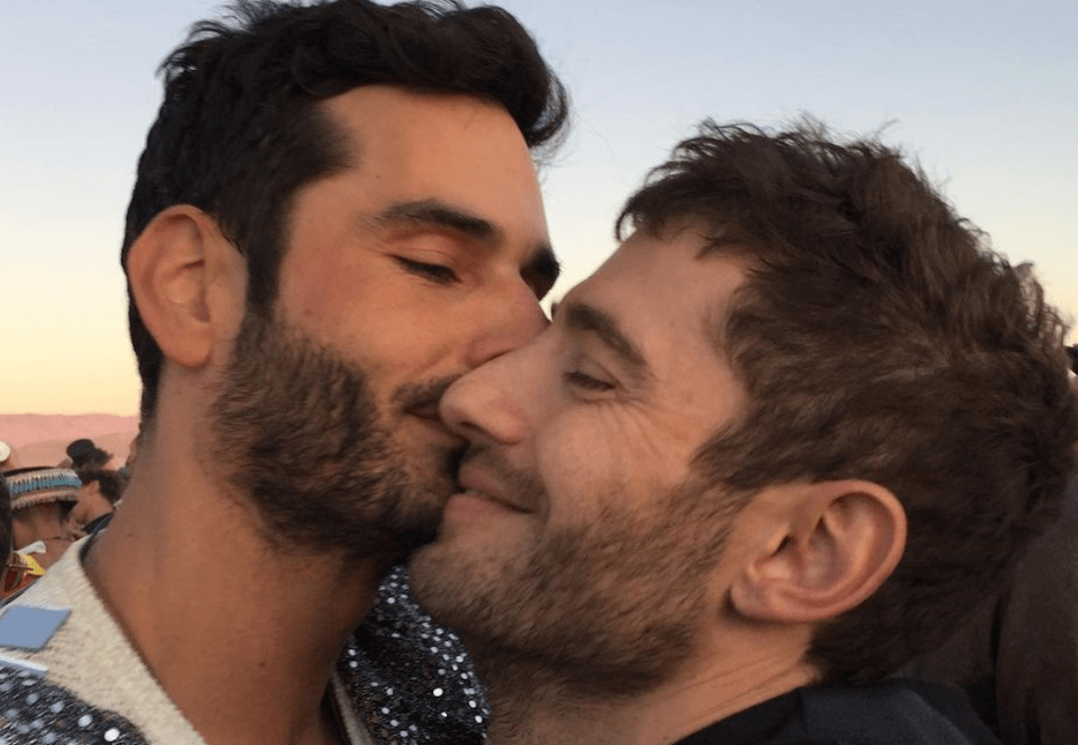 Tutti i coming out di personaggi famosi del 2021 - Julian Morris di Pretty Little Liars fa coming out e presenta il fidanzato - Gay.it