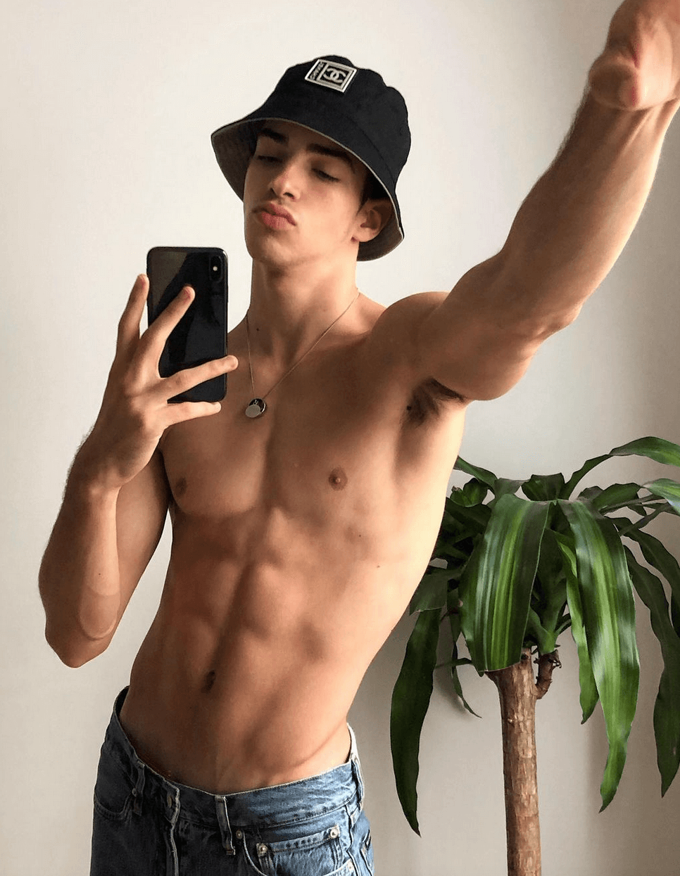 I 10 bonazzi del 2021 - Manu Rios - Gay.it