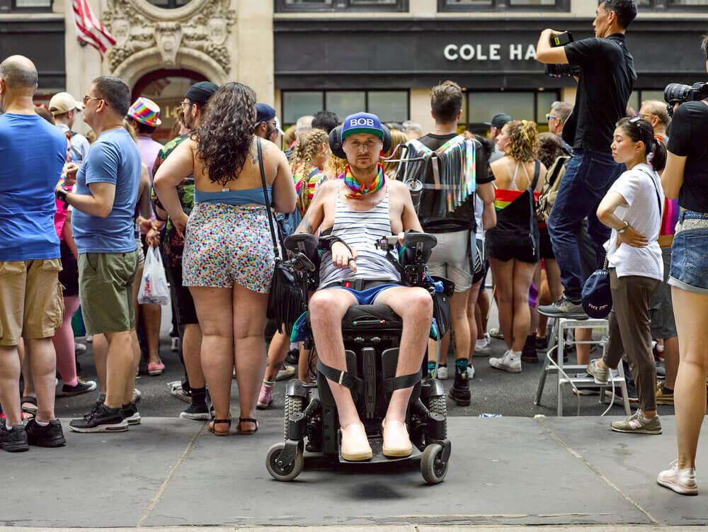Sesso e disabilità nella fotografia di Robert Andy Coombs: "Dobbiamo autorappresentarci" - Intervista - NYCprideparade2019 - Gay.it