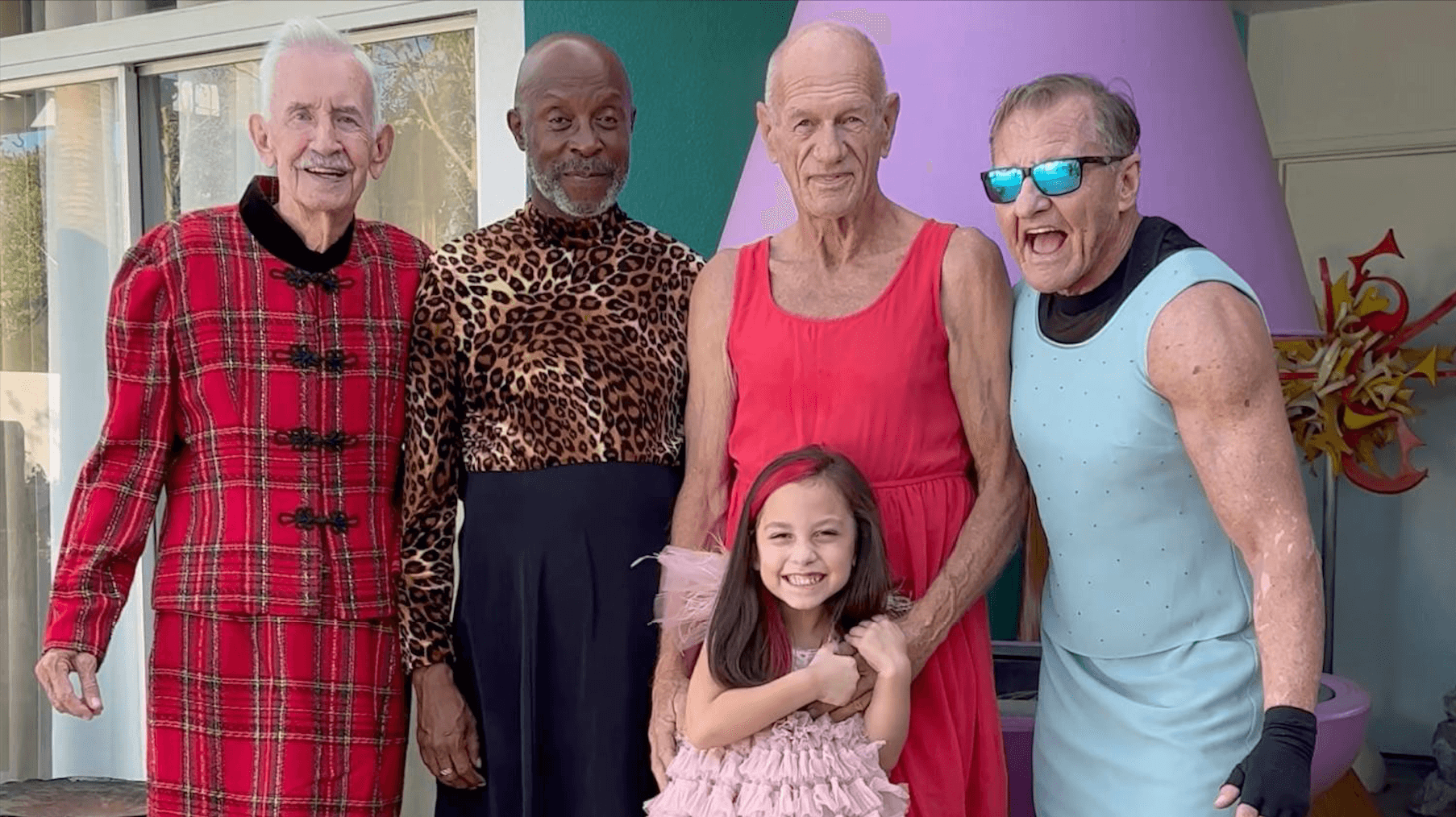 “The Old Gays ” e lǝ piccolǝ Evan: incontro tra generazioni queer