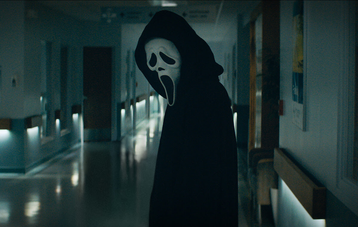 Scream, la recensione: un requel meta-splatter che rilancia e omaggia la saga di Wes Craven