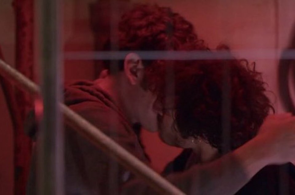 Un Professore, scatta il bacio tra Simone e Manuel ma c'è chi accusa la Rai di censura (VIDEO) - Un Professore - Gay.it