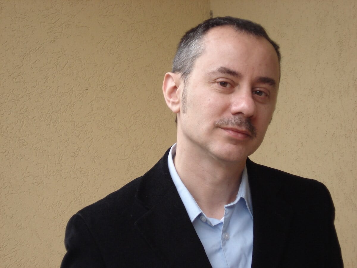 ‘Nudo maschile in arancione e giallo’, intervista ad Alessandro Fullin