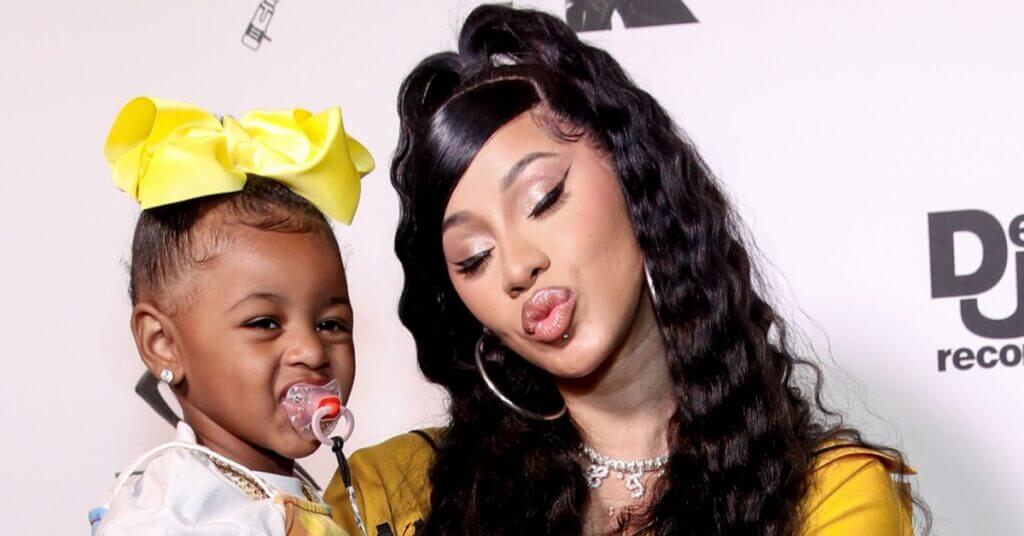 Cardi B commenta il binarismo dei giochi per bambini: “Smettetela di essere così ottusi”