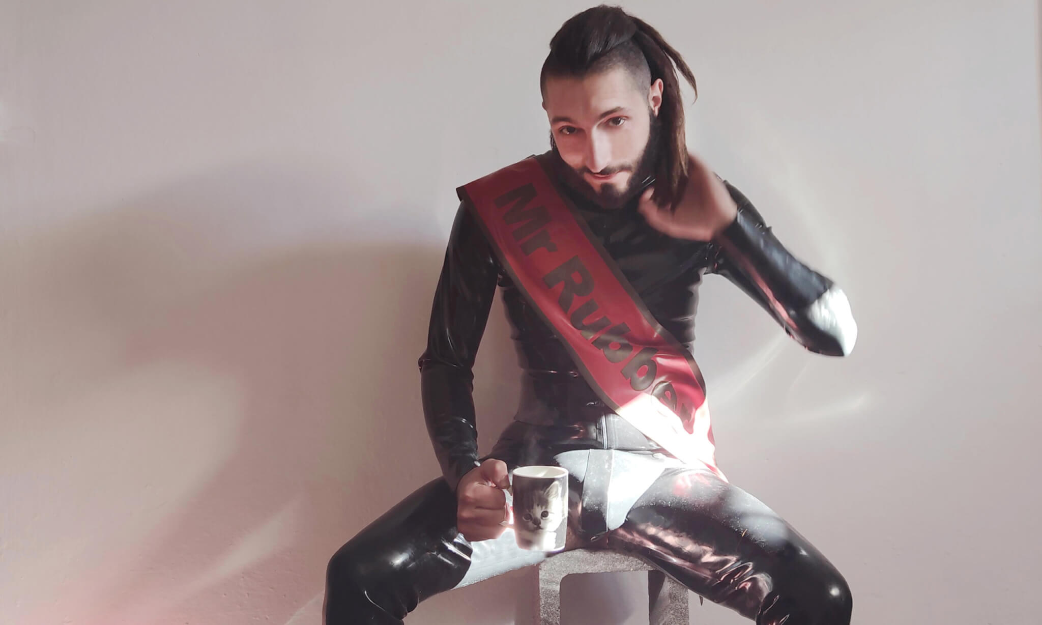 Nell'eros riversiamo il nostro vissuto: intervista a Pan, nuovo Mr Rubber Italia 2022 - pan self2 scaled - Gay.it