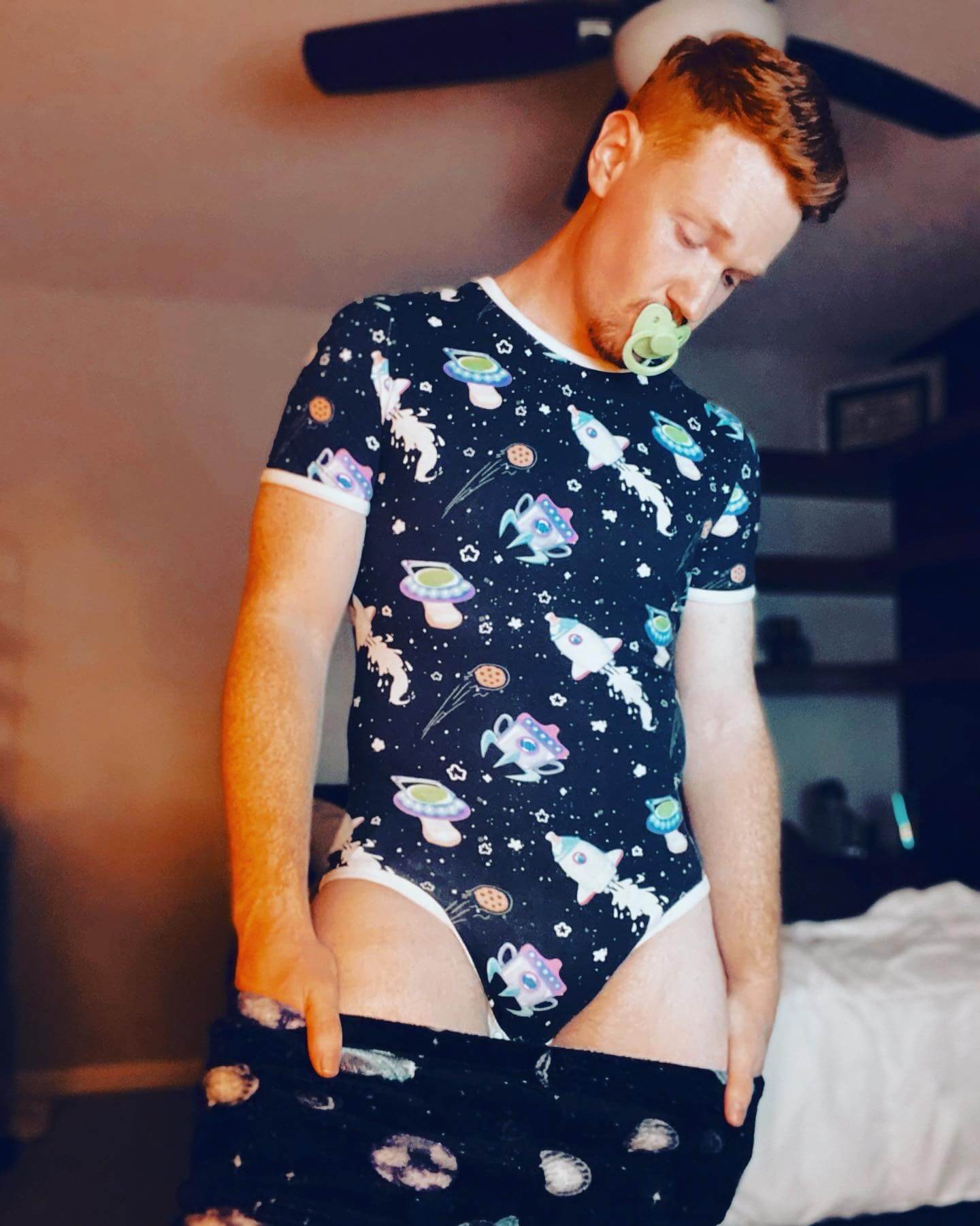 Intervista ad un diaper lover, Coty ci parla del feticismo degli adulti bambini - 2BC082B6 7625 4745 9C63 407189A02814 - Gay.it