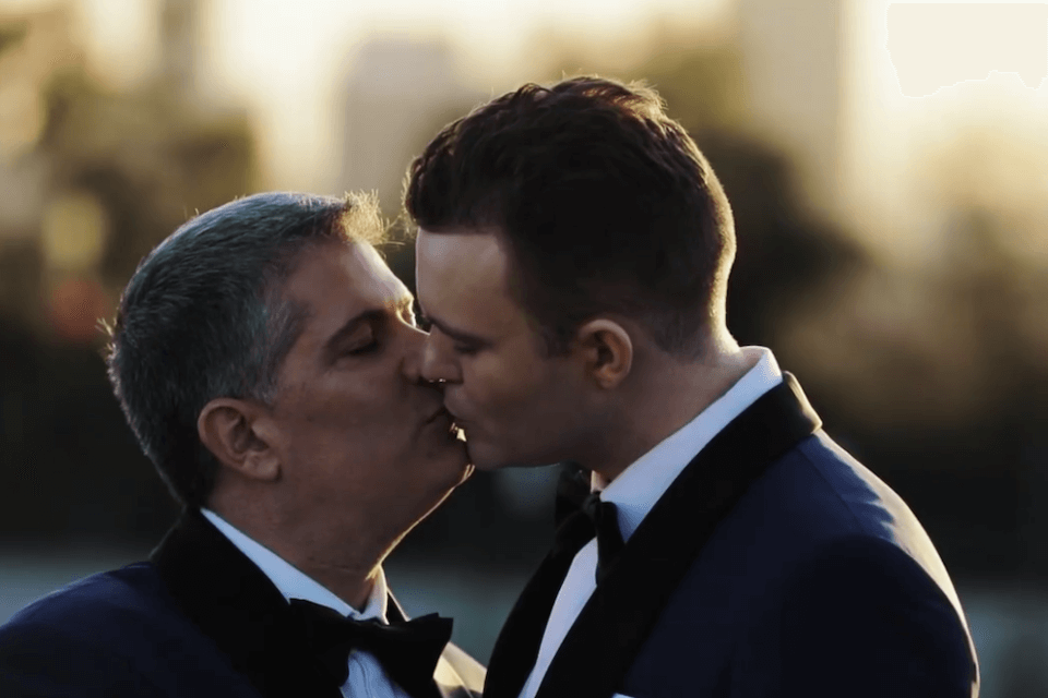 Erik Braverman, dirigente dei Dodgers sposa il fidanzato dentro lo stadio di baseball. Il video è virale