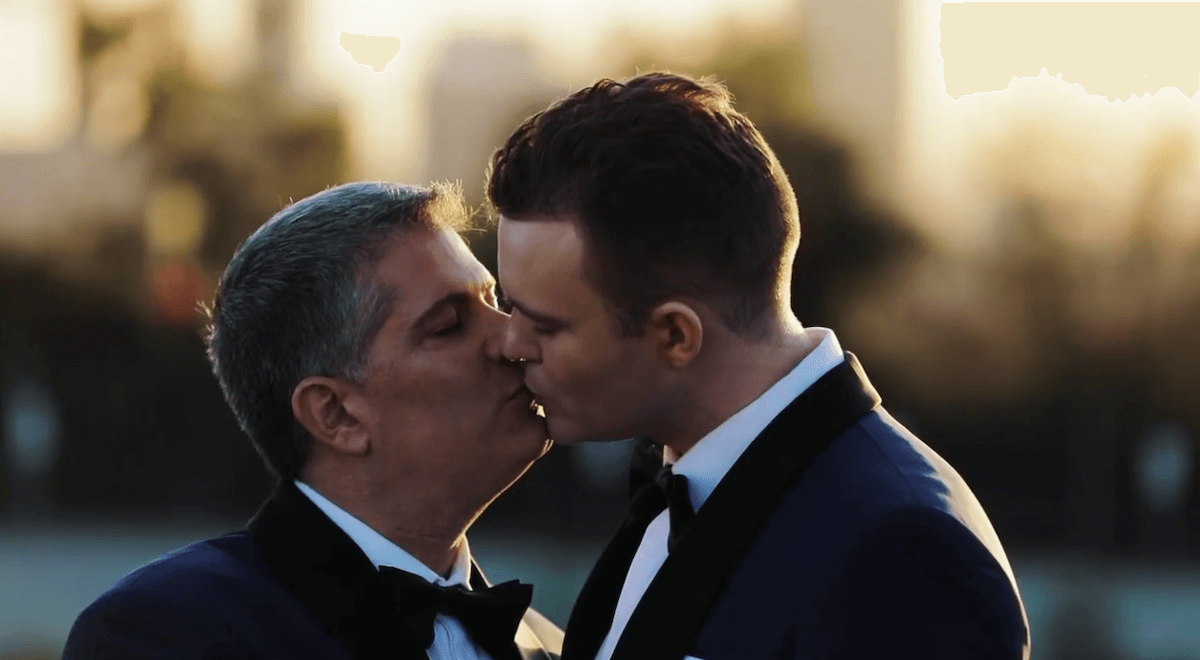Erik Braverman, dirigente dei Dodgers sposa il fidanzato dentro lo stadio di baseball. Il video è virale