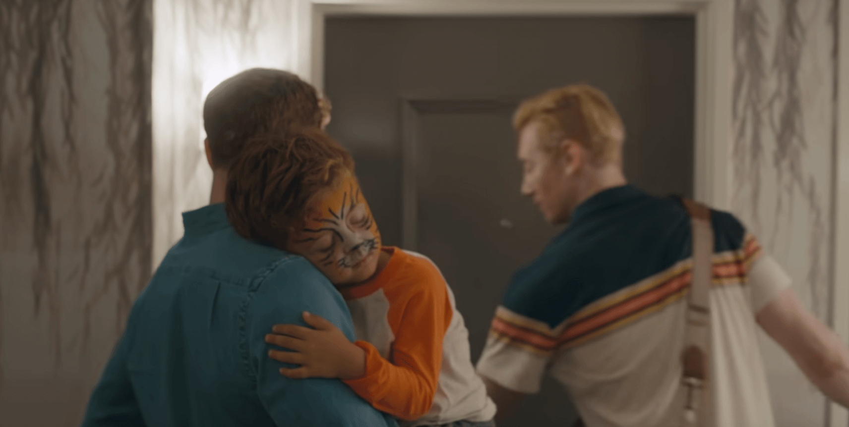 Una dolce famiglia arcobaleno nello spot dell’hotel Hilton, mamme fondamentaliste cristiane all’attacco
