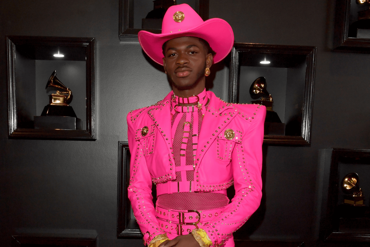 Lil Nas X  snobbato ai BET Awards 2022 denuncia: “L’enorme problema dell’omofobia nella comunità nera”