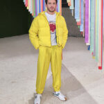 Jonathan Bailey loewe sfilata parigi fall winter 2022 2023 attore gay - Thumbnail