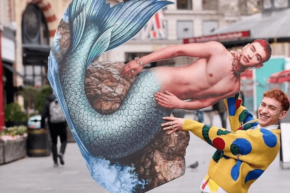 Attivo o passivo? Olly Alexander trova “surreale” discuterne