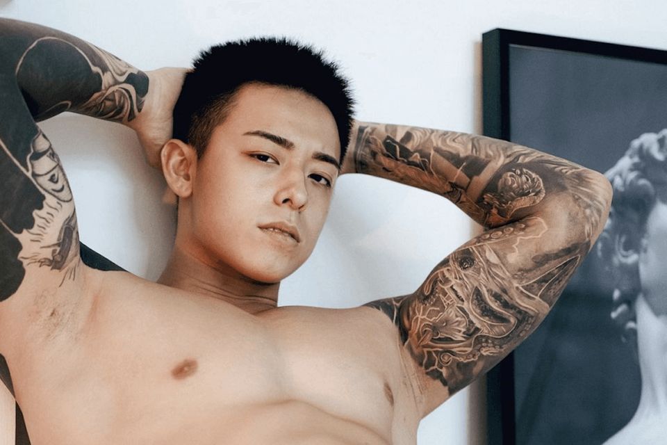 Titus Low, creator di OnlyFans arrestato a Singapore per aver pubblicato “contenuti osceni”