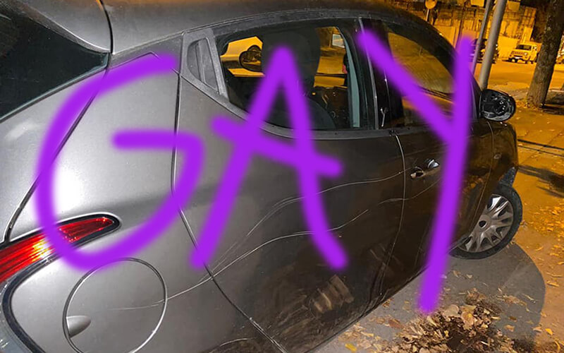auto distrutta scritta gay vandalizzata omofobia torino ddl zan