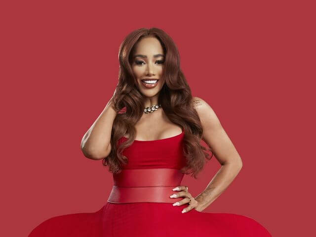 Munroe Bergdorf prima donna trans* sulla cover di Cosmopolitan UK