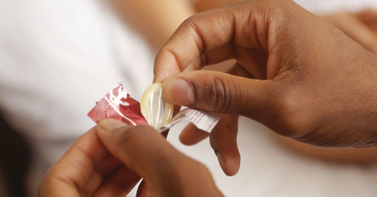 Arriva il primo preservativo specifico per sesso anale - 324637 2200 1200x628 1 - Gay.it
