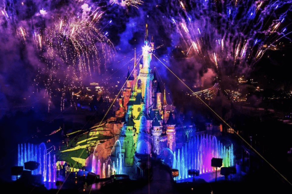 "Don't Say Gay", la Disney attacca: "Faremo di tutto per farla abrogare. Sempre a sostegno della comunità LGBTQ" - Disneyland Paris Pride 2022 - Gay.it