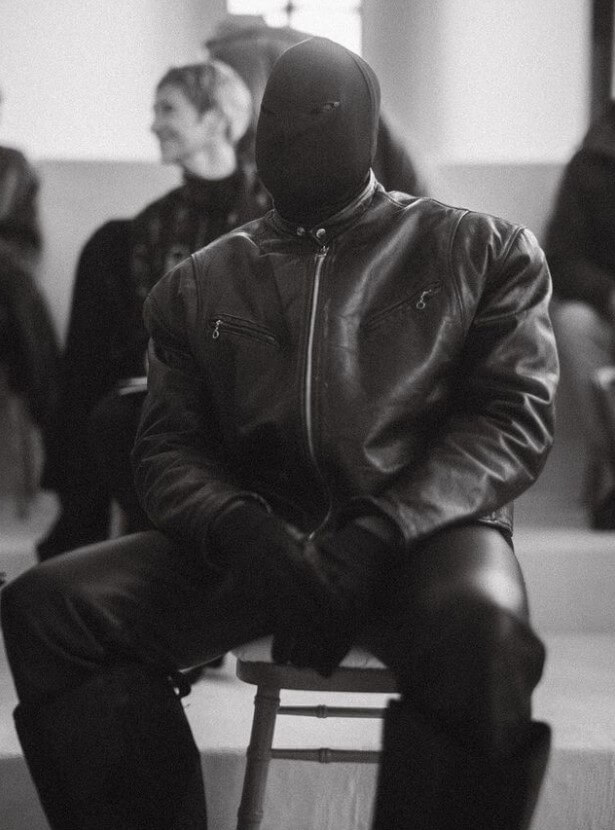 Kanye West Schiaparelli sfilata balaclava