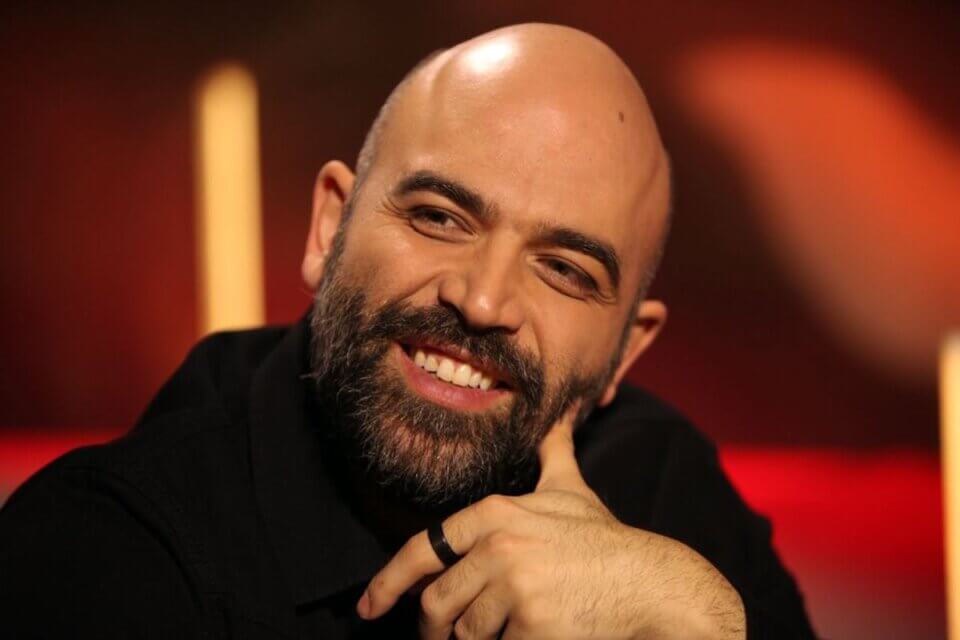 Roberto Saviano a Sanremo 2022: ripercorriamo le sue battaglie da alleato LGBTQ+ - Roberto Saviano - Gay.it