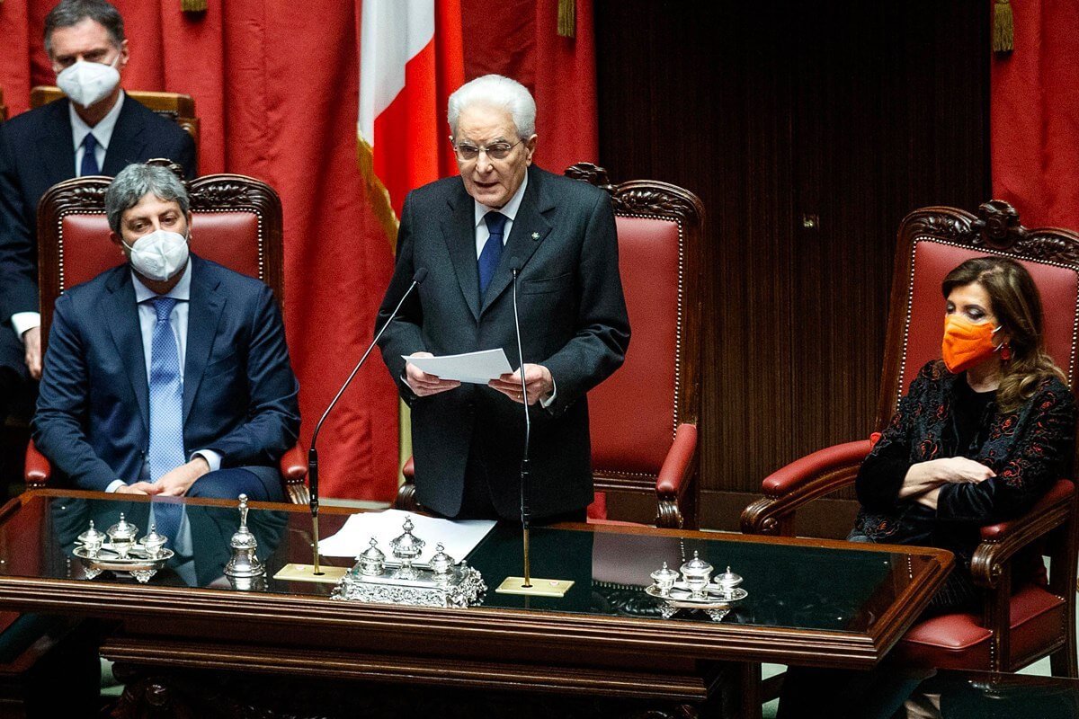 Sergio Mattarella giura da Presidente della Repubblica: “Ripartire da dignità, uguaglianza e diritti”