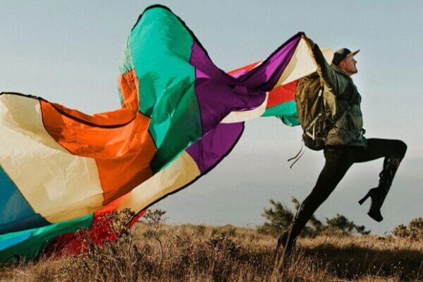 Ecologia queer: Pattie Gonia è la drag queen ambientalista di cui abbiamo bisogno