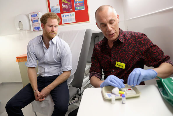 Il principe Harry ci invita a fare il test dell'HIV: "È un dovere di chiunque"