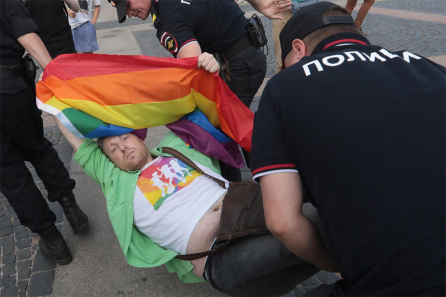 Crisi Russia Ucraina: “Putin pianifica arresti e uccisioni di ucraini LGBT dopo l’invasione”