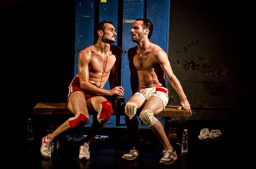 Un Poyo Rojo, lo spettacolo queer tra teatro e danza: intervista al regista