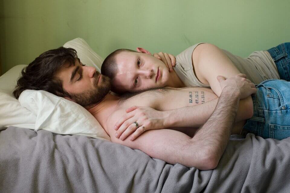 Jess T. Dugan cattura l'intimità queer