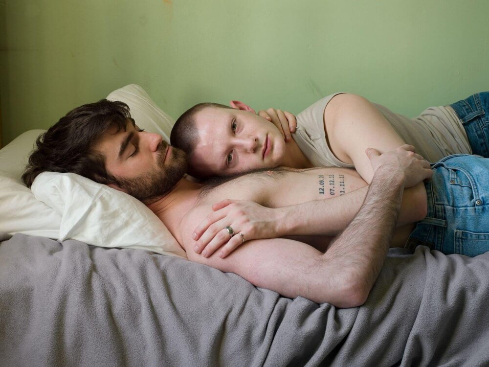 Jess T. Dugan cattura l'intimità queer