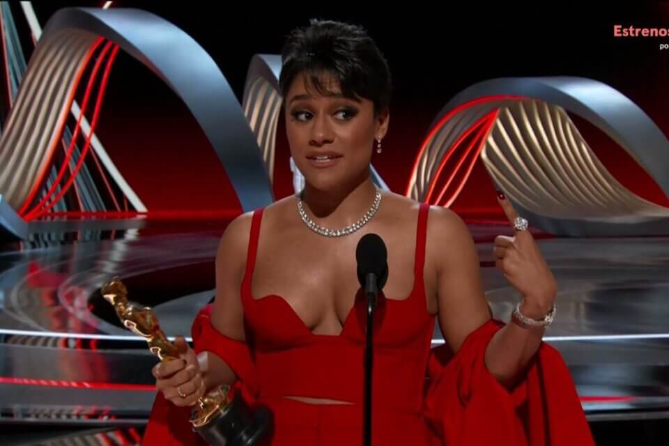 Oscar 2022, storico trionfo Ariana DeBose. È orgogliosamente queer la miglior attrice non protagonista