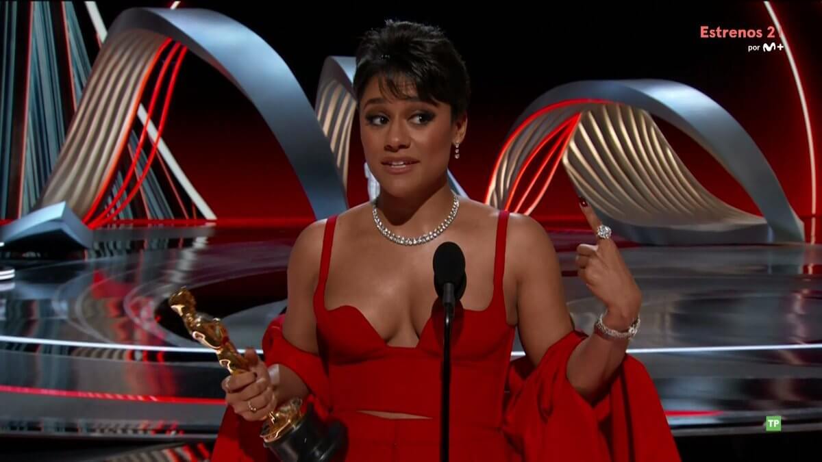 Oscar 2022, storico trionfo Ariana DeBose. È orgogliosamente queer la miglior attrice non protagonista
