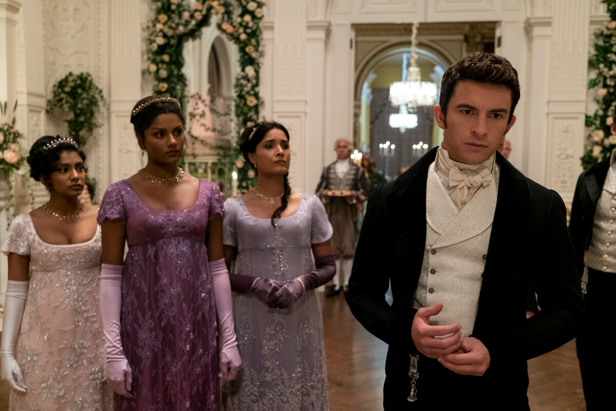 Bridgerton 2, la recensione. Più casta e meno queer, torna la sopravvalutata soap firmata Shondaland