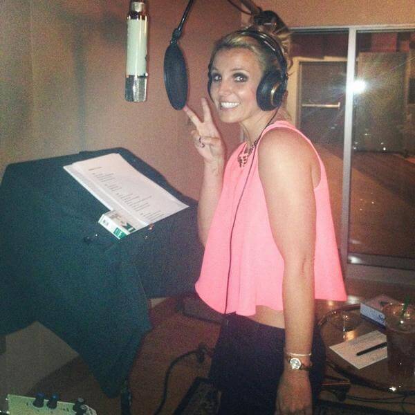 Britney Spears finalmente in studio: nuova musica all'orizzonte - BwuzPC5CYAAgt4v - Gay.it