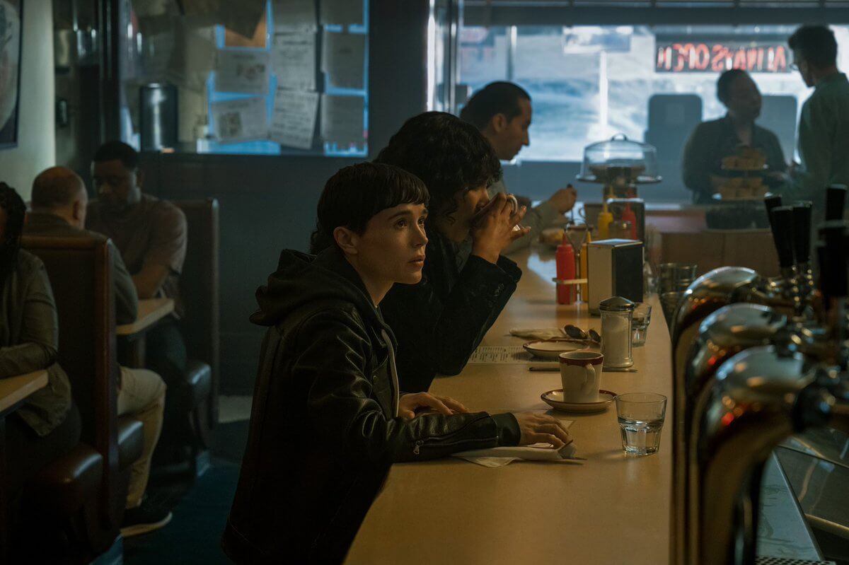 “The Umbrella Academy 3”, il personaggio di Elliot Page fa coming out come uomo transgender. Ecco Viktor Hargreeves